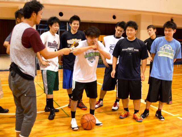 熊本学園大学 男子バスケットボール部 若っ人ランド出演 2014 T1park